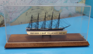 5 Mast Vollschiff "Preussen" in Vitrine (1 St.) D 1902 Heinrich H 71 LXIII